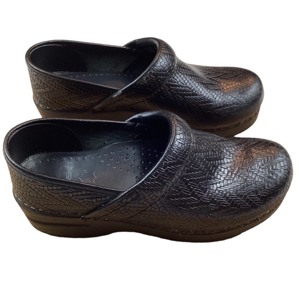 Dansko Clogs Textured Design 5.5W Black Used Great‎ Condition